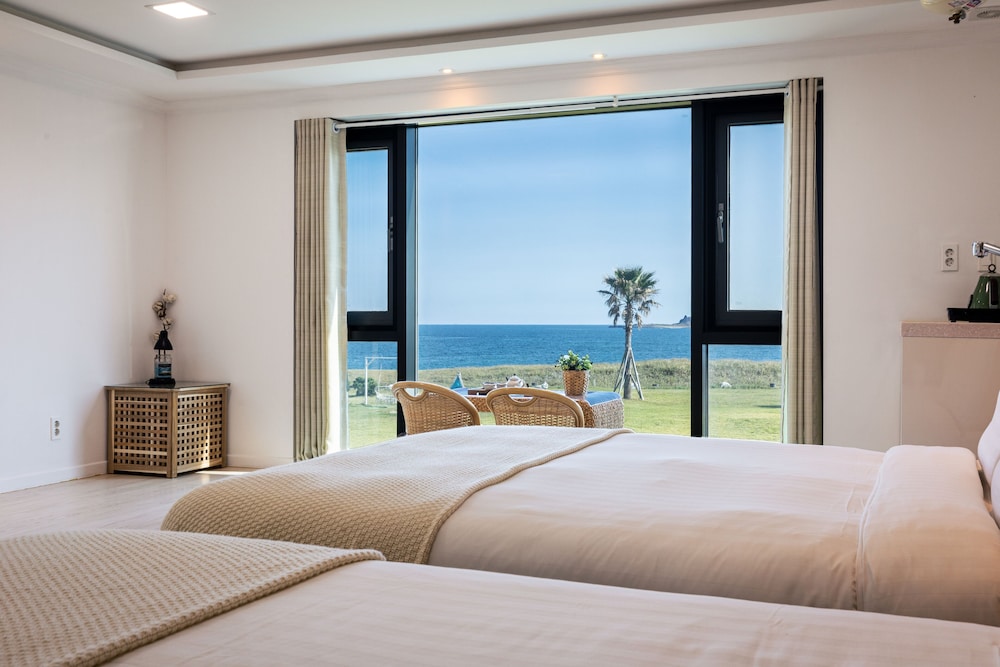 Sun And Moon Resort 11/100