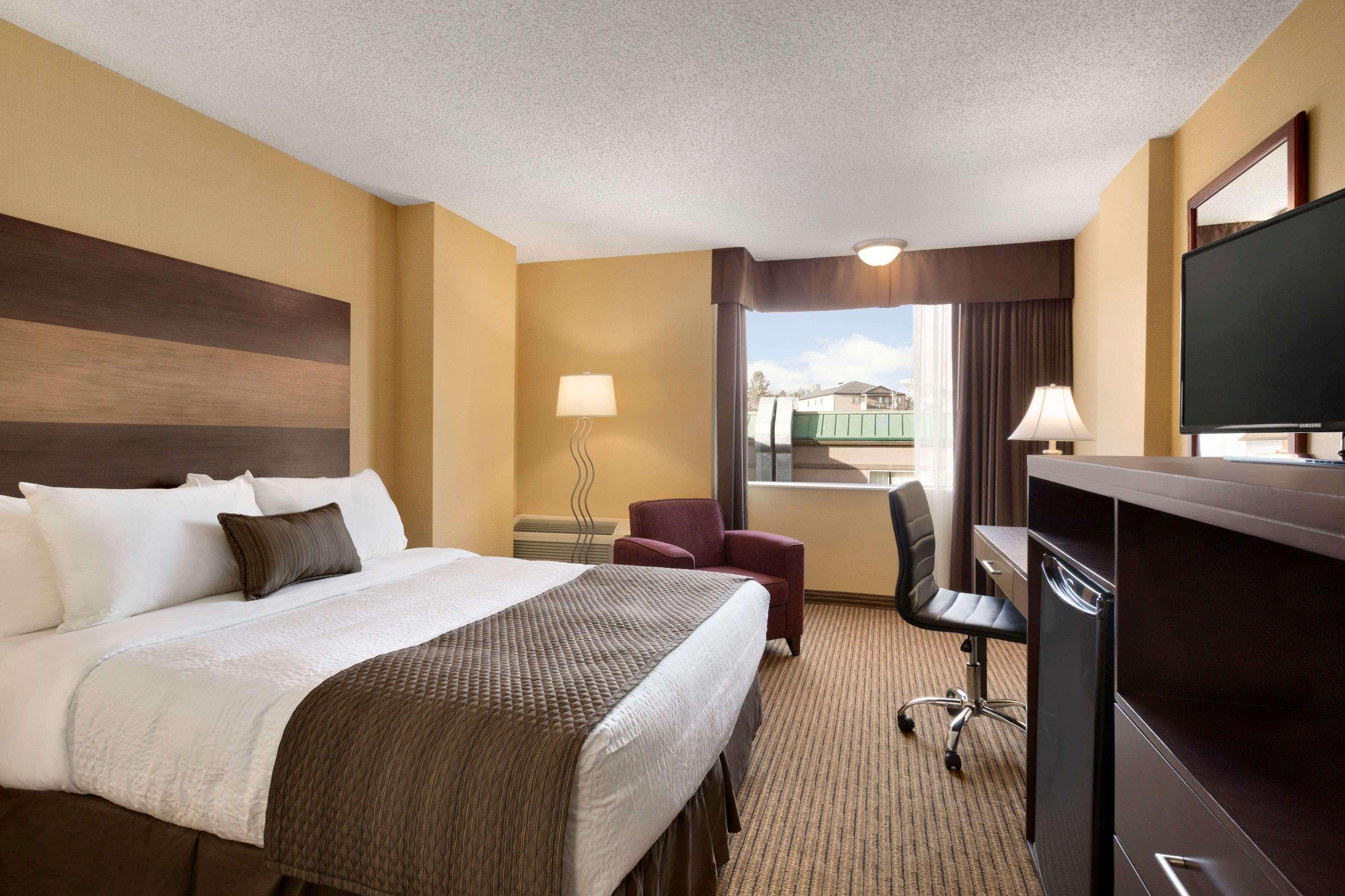 Room, Queen Bed, Accessible