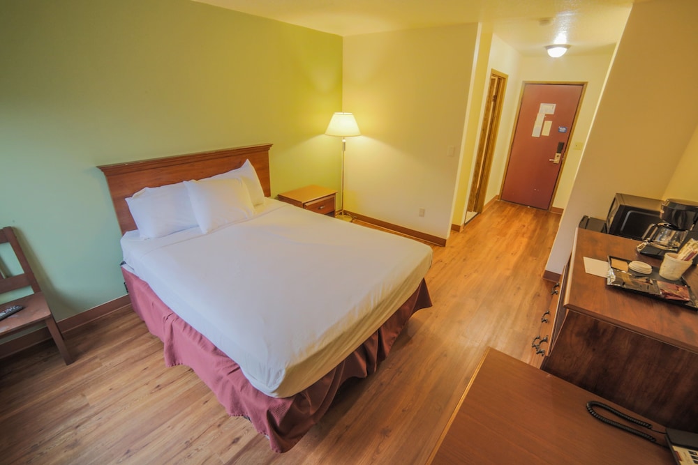 Sunnyside Inn & Suites 31/52