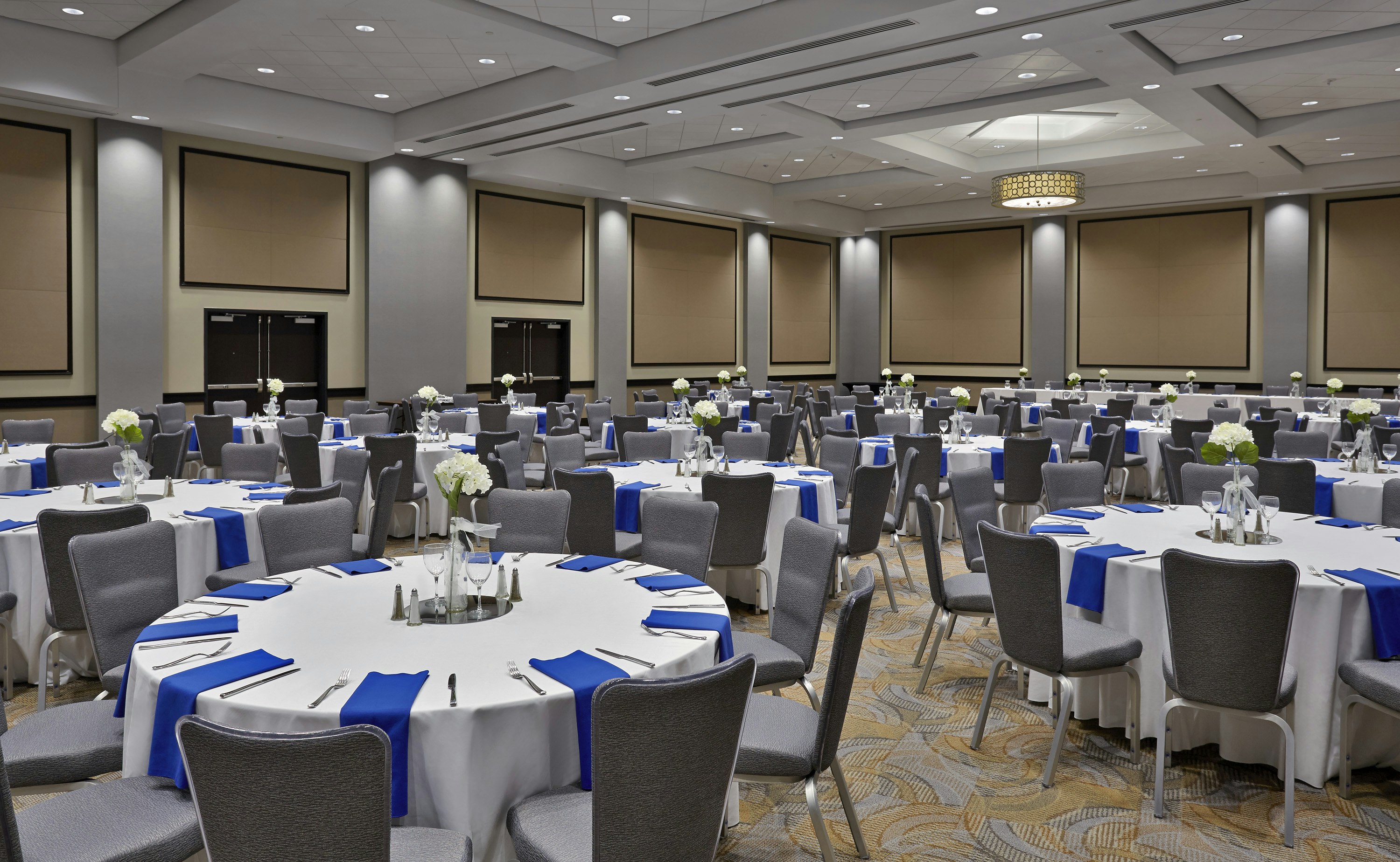 Doubletree By Hilton Lawrenceburg 30/33