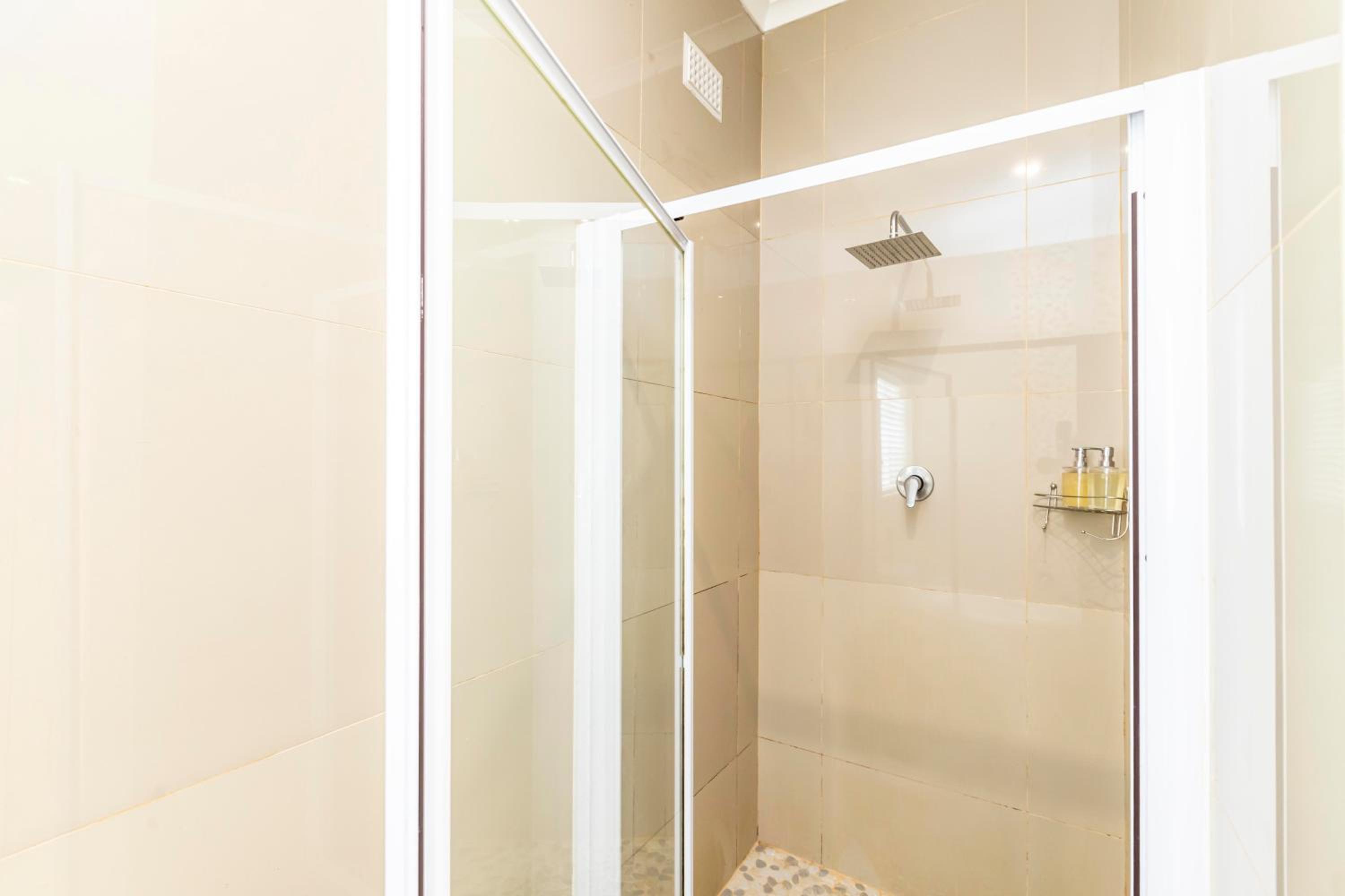 Modern Executive Unit 47/50