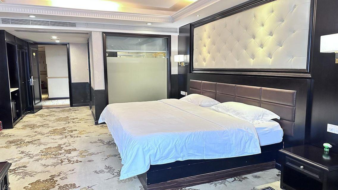 Boutique, King Bed