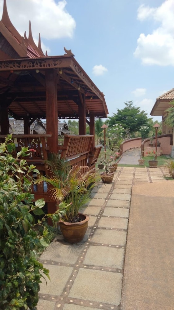 Changthai Comfort Guest House 36/40
