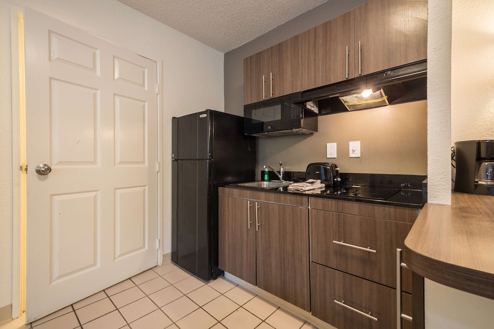 Motel6 Duluth, GA - Atlanta - Gwinnett Place 21/26