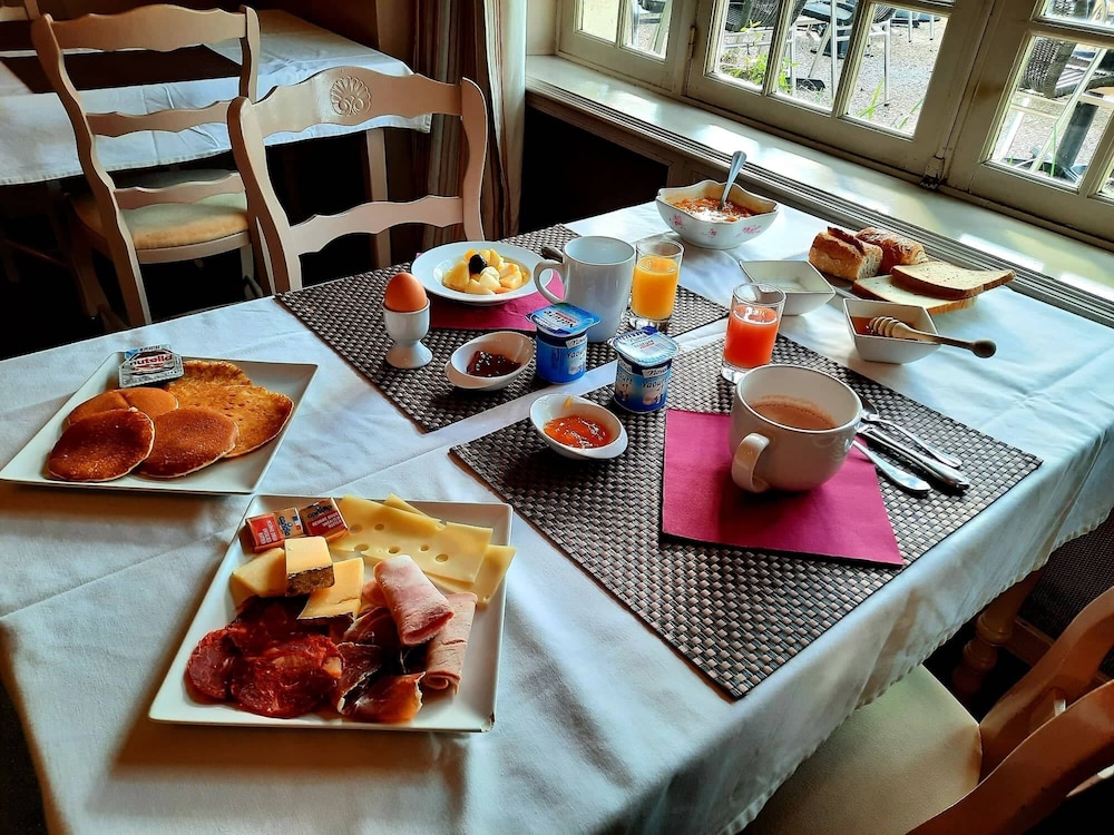 HOTEL LE LION D'OR 33/50