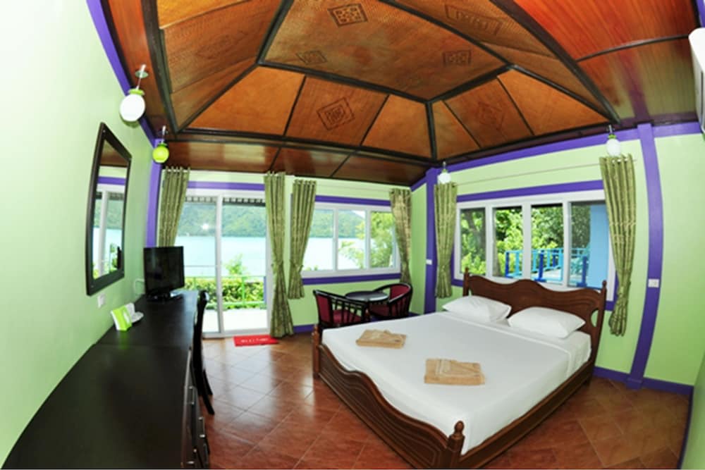 Phi Phi Viewpoint Resort 26/65