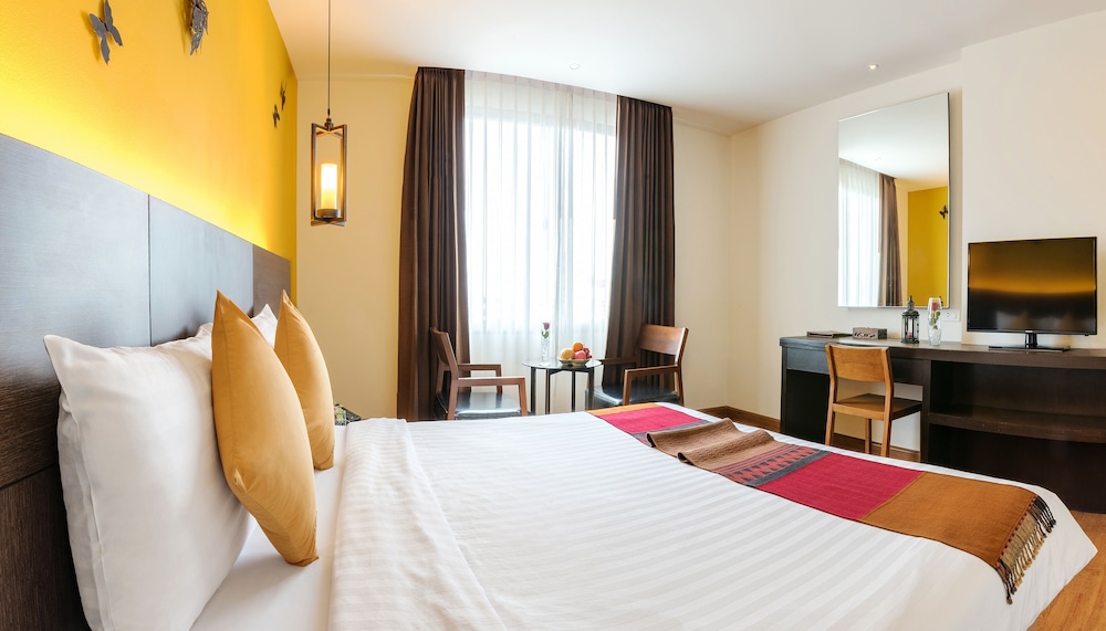 Buri Sriphu Hotel 12/66