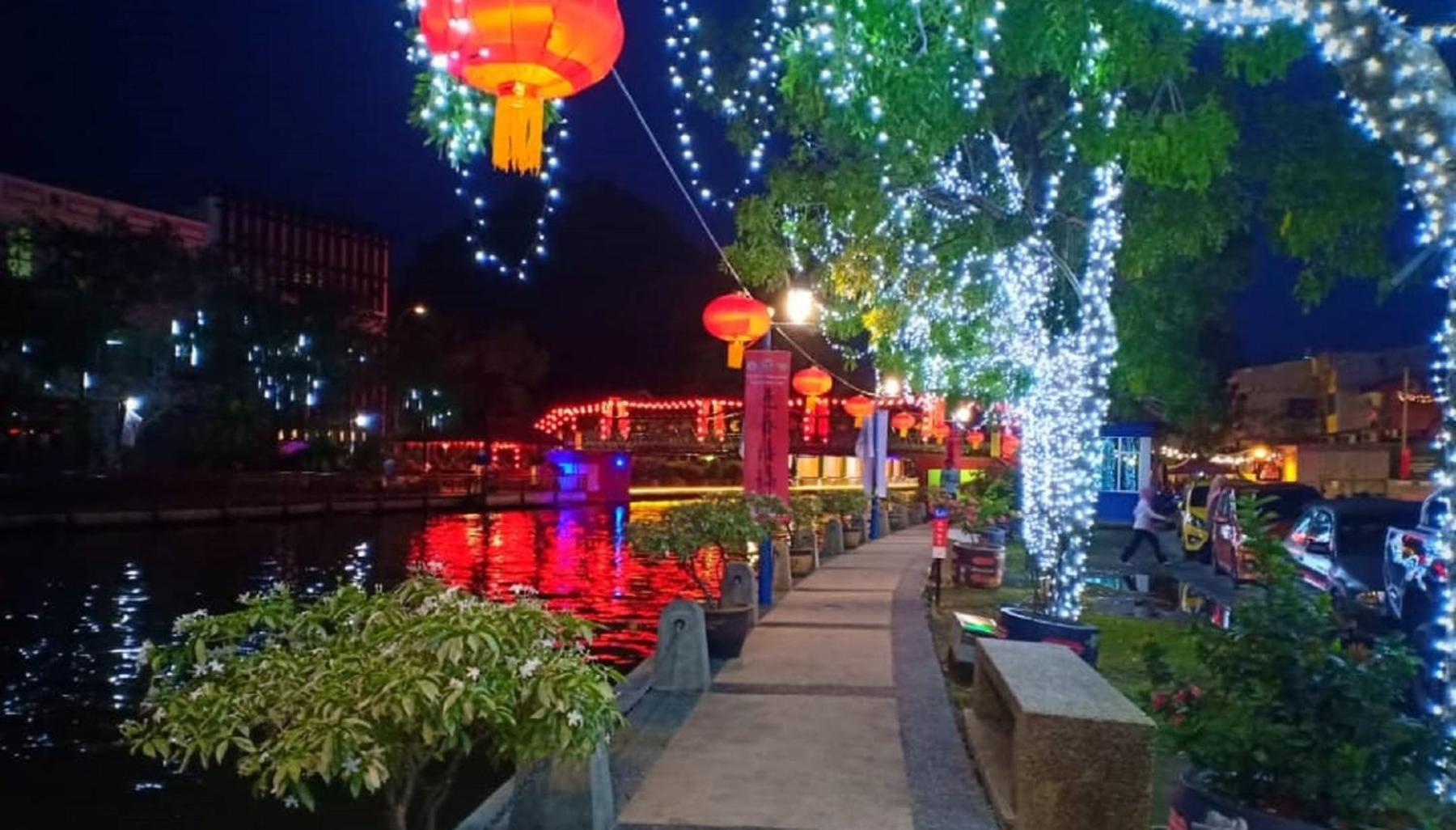 906 Riverside Hotel 39/51