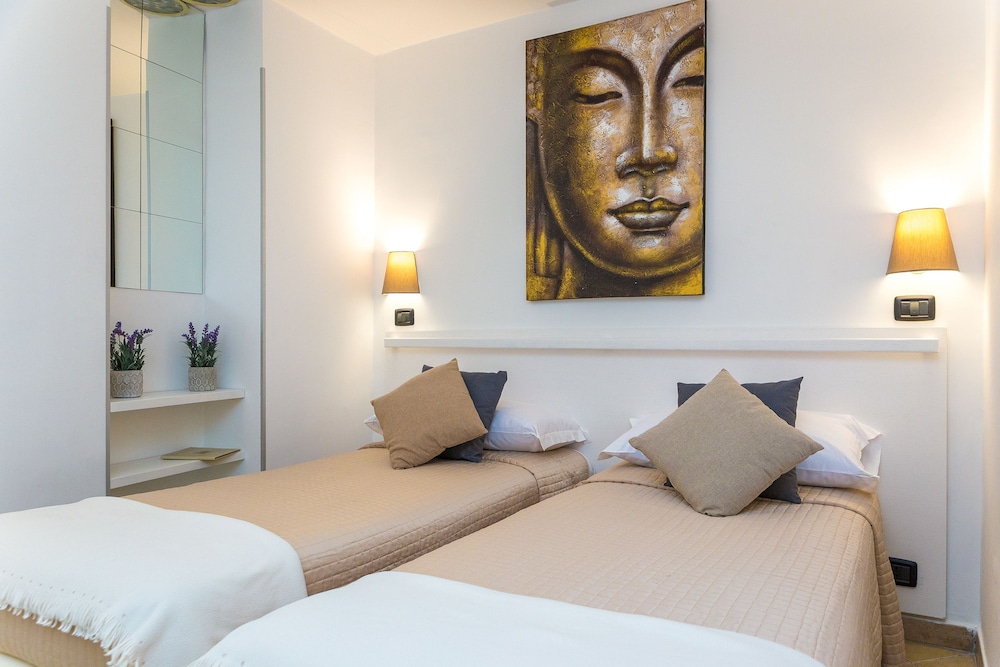 2 BEDROOMS, SUITE
