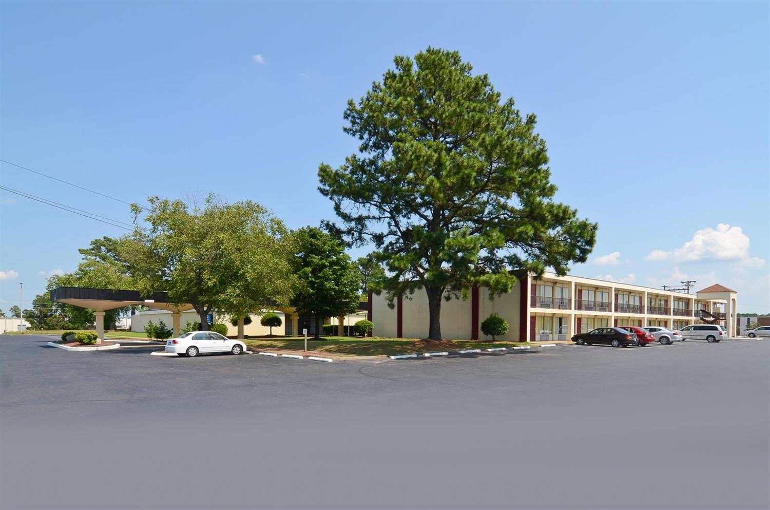 Americas Best Value Inn Wilson 11/23