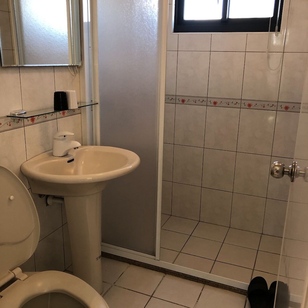 Frank's Hostel 46/50