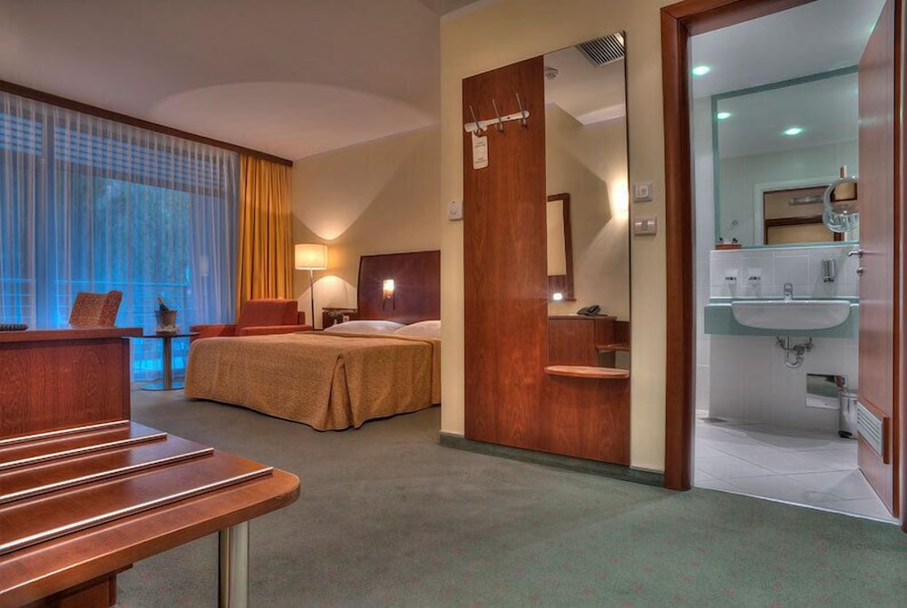 Hotel Rivijera 17/50