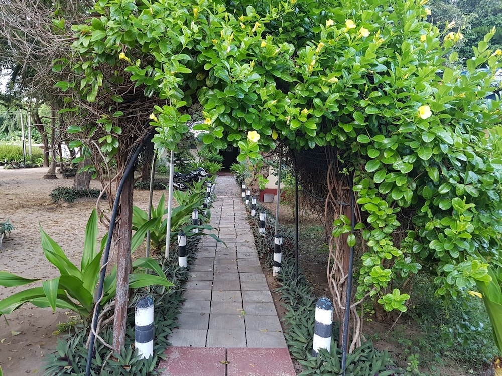 Nilaveli Crystal Blue Hotel 21/26