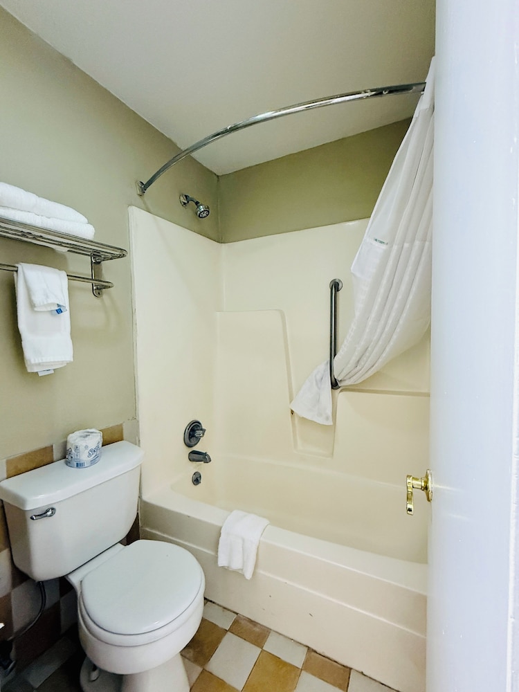 Travelodge by Wyndham Thomasville AL 45/50