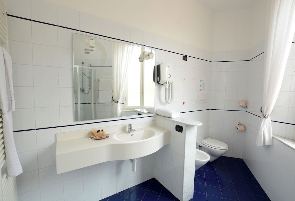 Albergo Italia 42/42