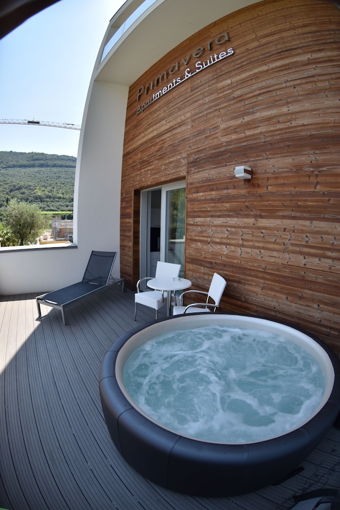 Ecohotel Primavera 38/72