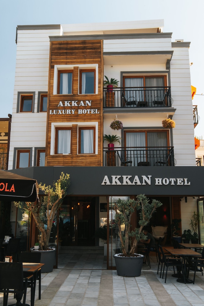 AKKAN LUXURY HOTEL 3/84