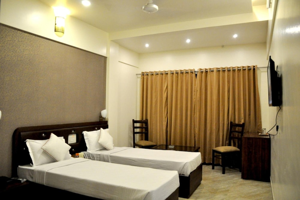 HOTEL GULMOHAR PRIDE 11/31