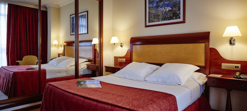 Gran Hotel De Ferrol 13/32