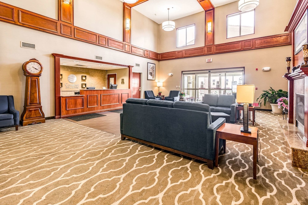 Comfort Inn & Suites Rapid City South - Mt Rushmore Gateway 7/66