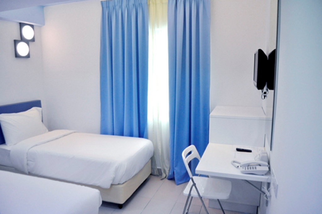 YY318 HOTEL 9/16
