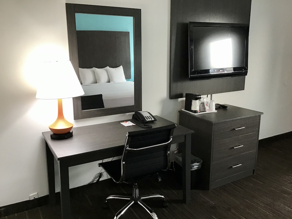 Howard Johnson by Wyndham Spokane 22/25