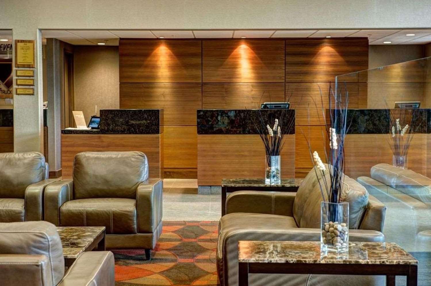 Radisson Hotel & Suites Fort McMurray 26/34