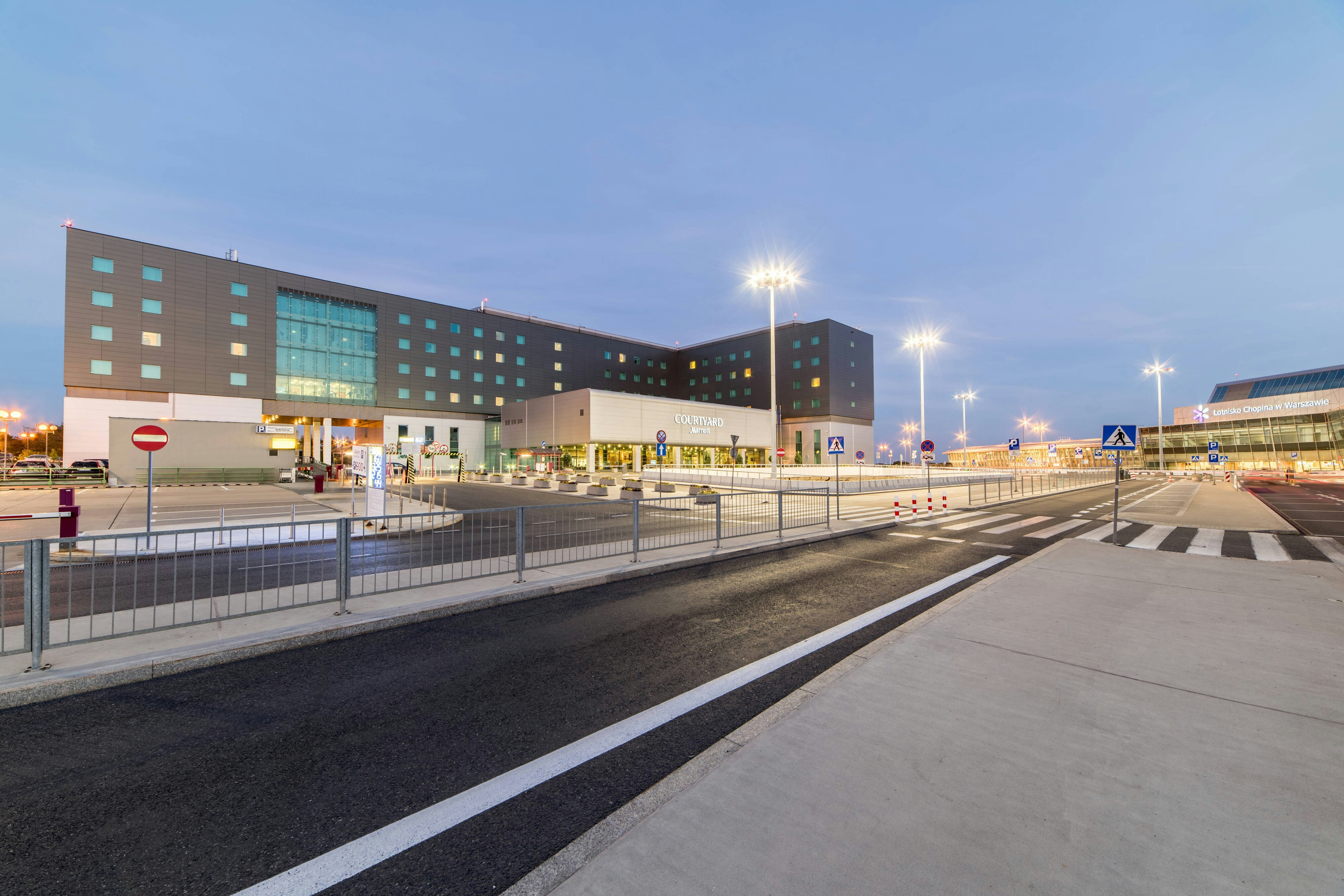 Courtyard By Marriott Warsaw Airport 4/62