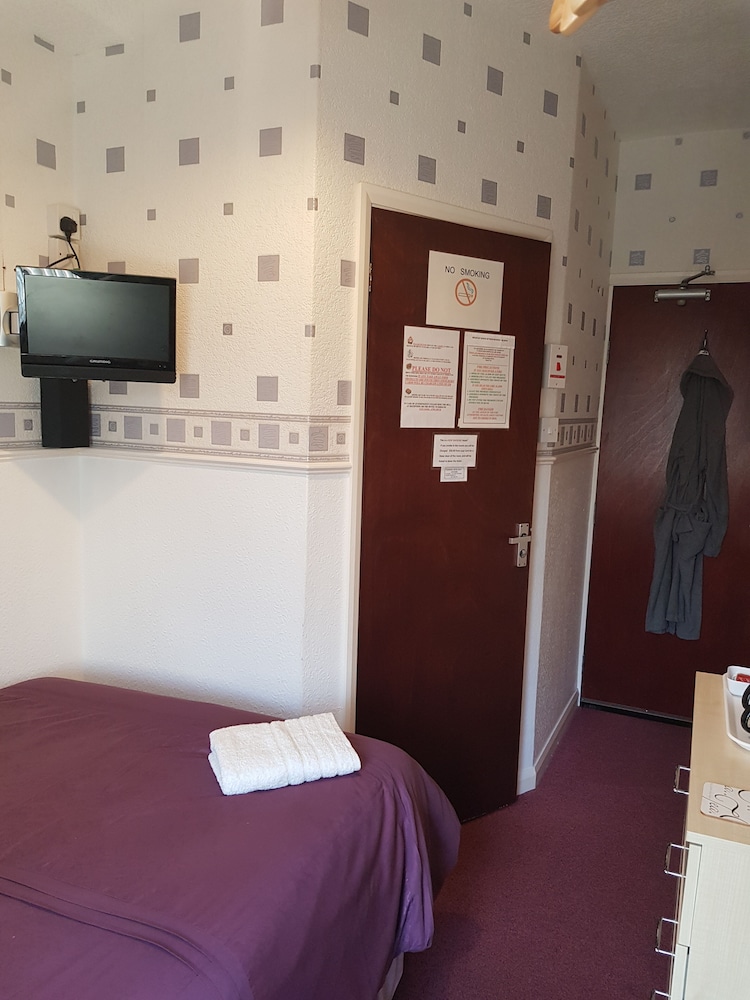 Thornhill Hotel 12/50