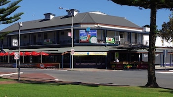 Grand Tasman Hotel 3/65