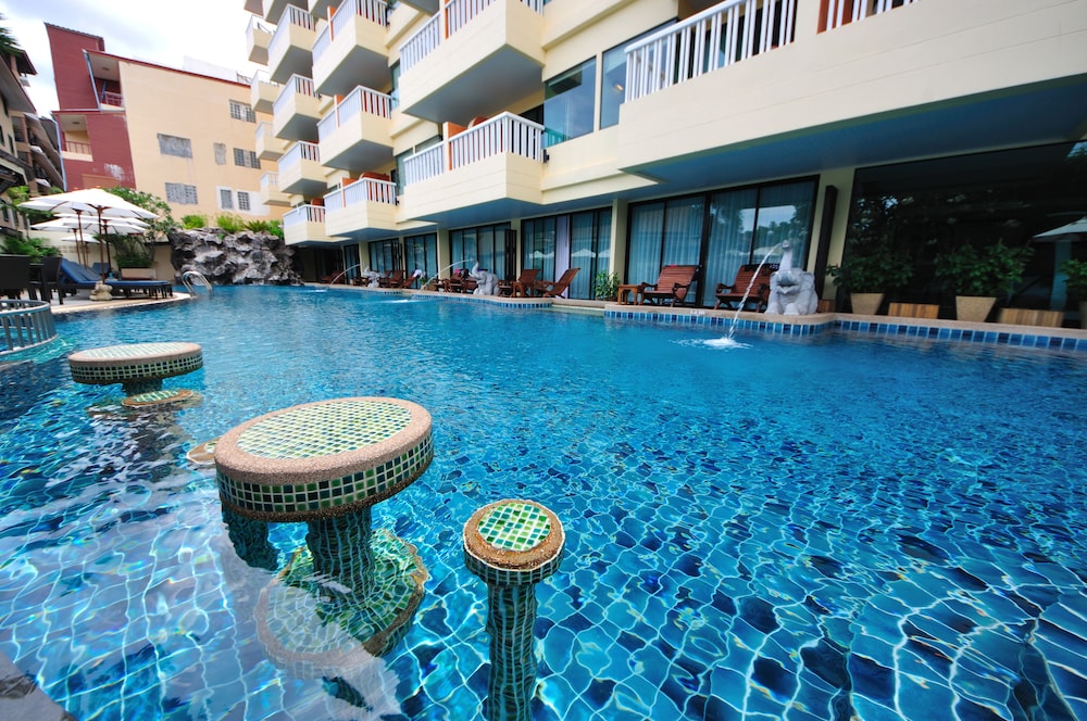 PALMYRA PATONG RESORT 46/61