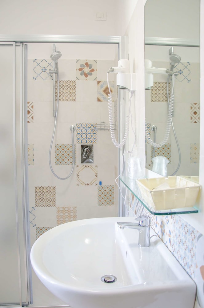 Villaggio Albergo Le Macerine 44/46