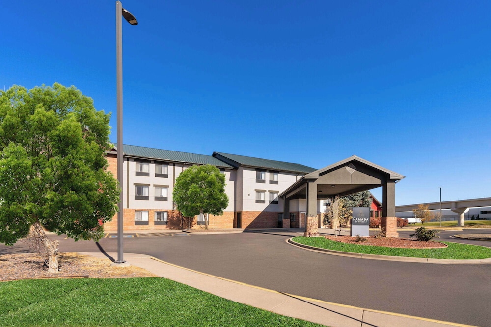 SYLO Hotel Denver Airport, a Ramada by Wyndham 50/57