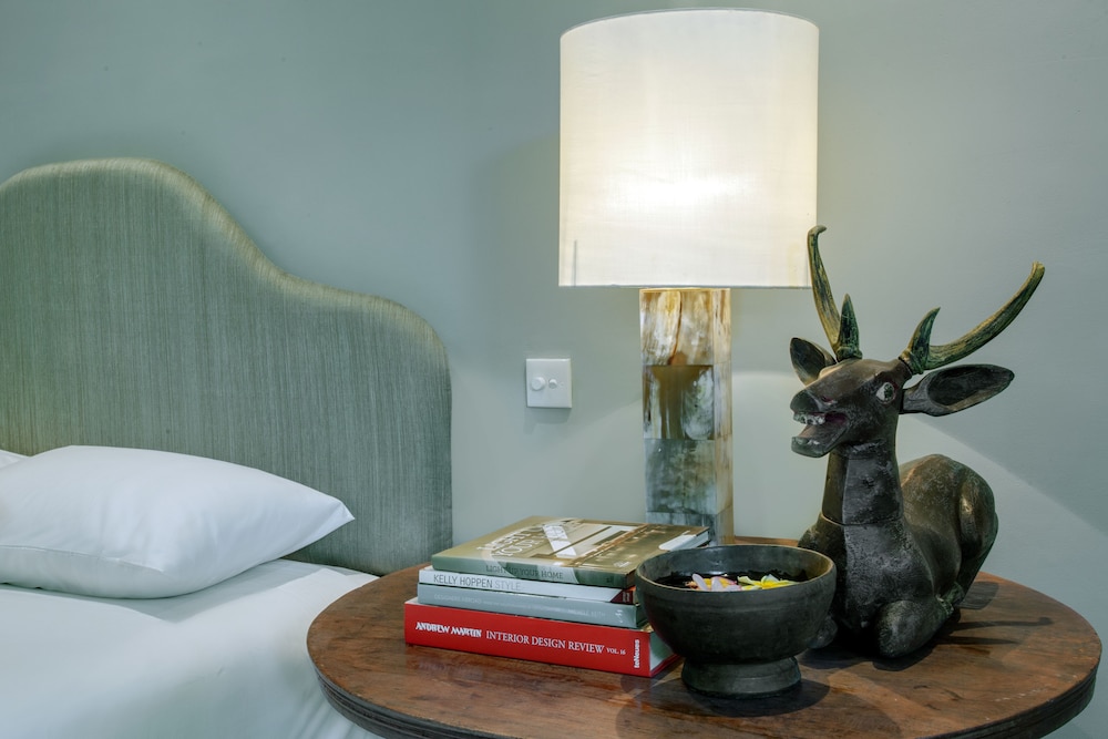 Room & Vespa 3 13/28