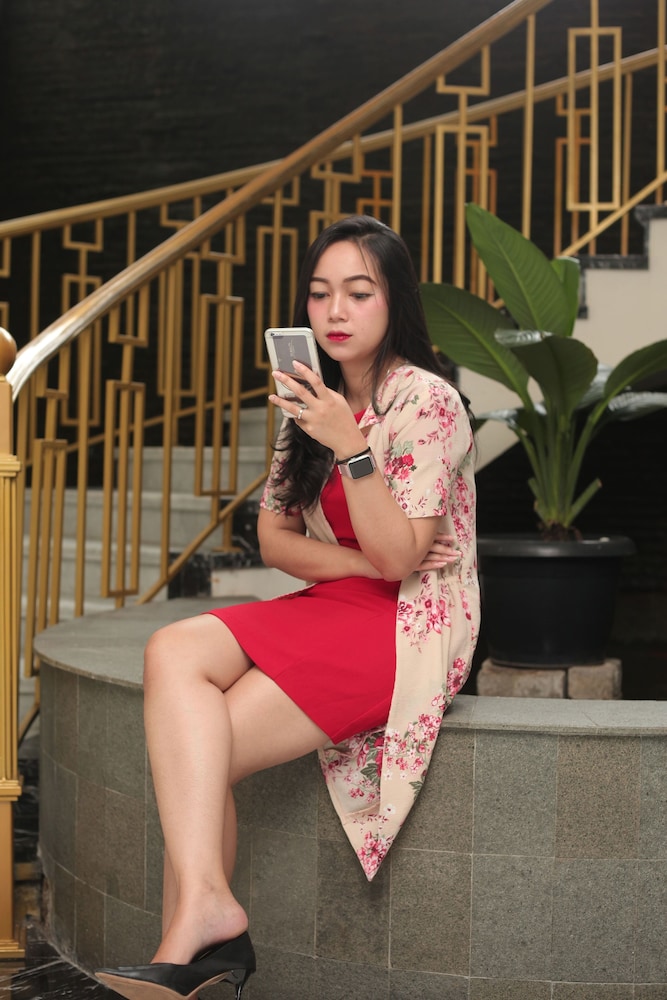 Horison Ciledug 9/42