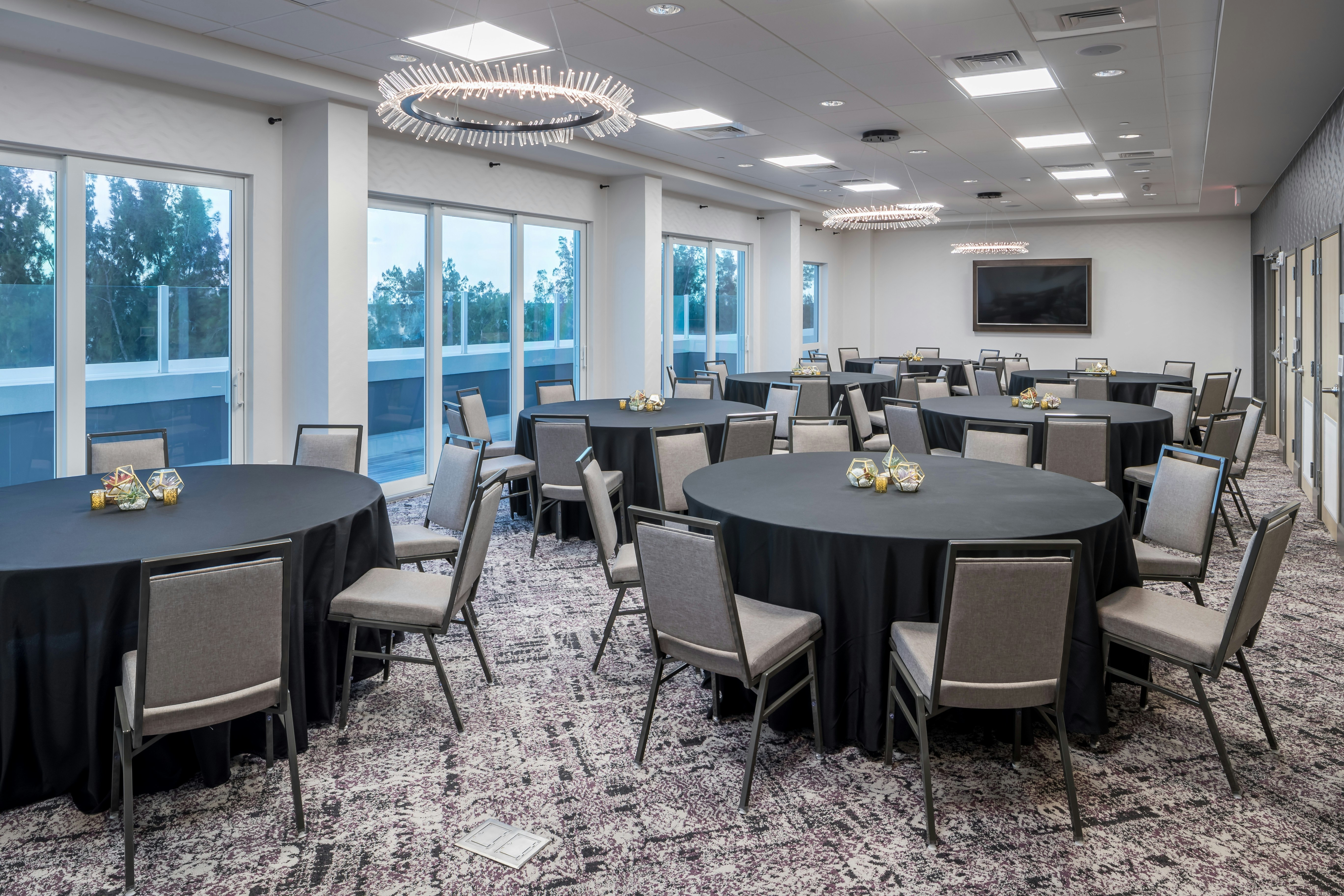 Home2 Suites by Hilton Cape Canaveral Cruise Port 24/36