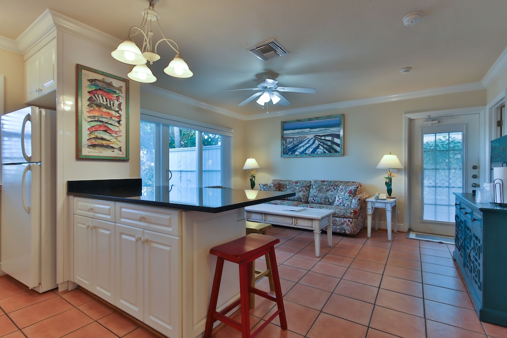 Tortuga Inn Beach Resort 43/76