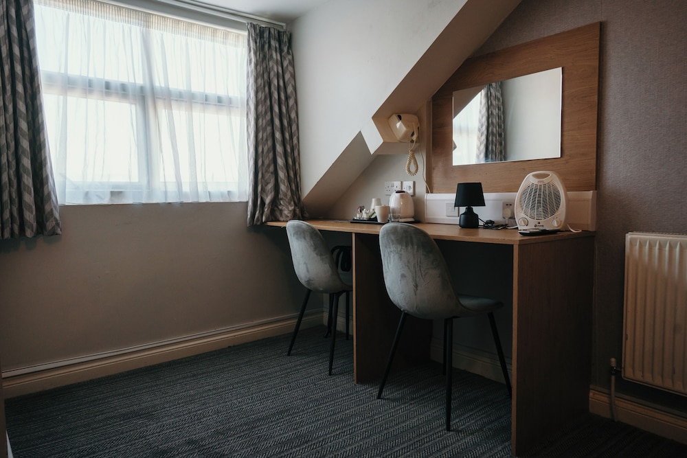 Hotels 24-7 - The Old Victoria Hotel 13/15