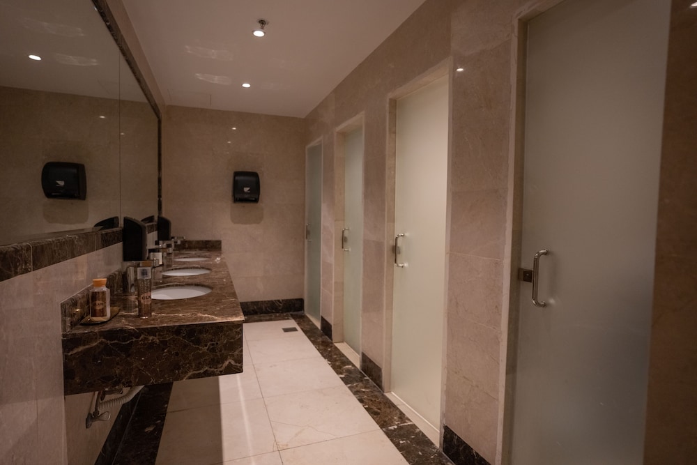 العنوان فندق الحمراء(Rosemond Alhamra (EX.Address Al Hamra)) 31/43