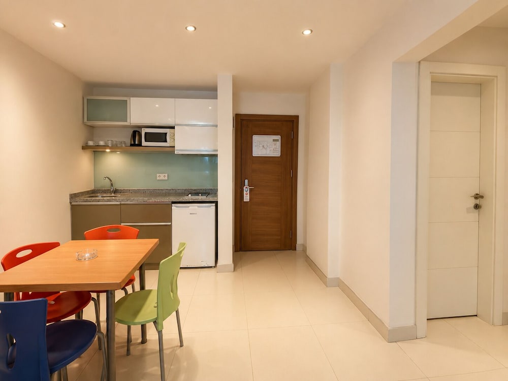 Delfino Boutique Apart Hotel 52/58