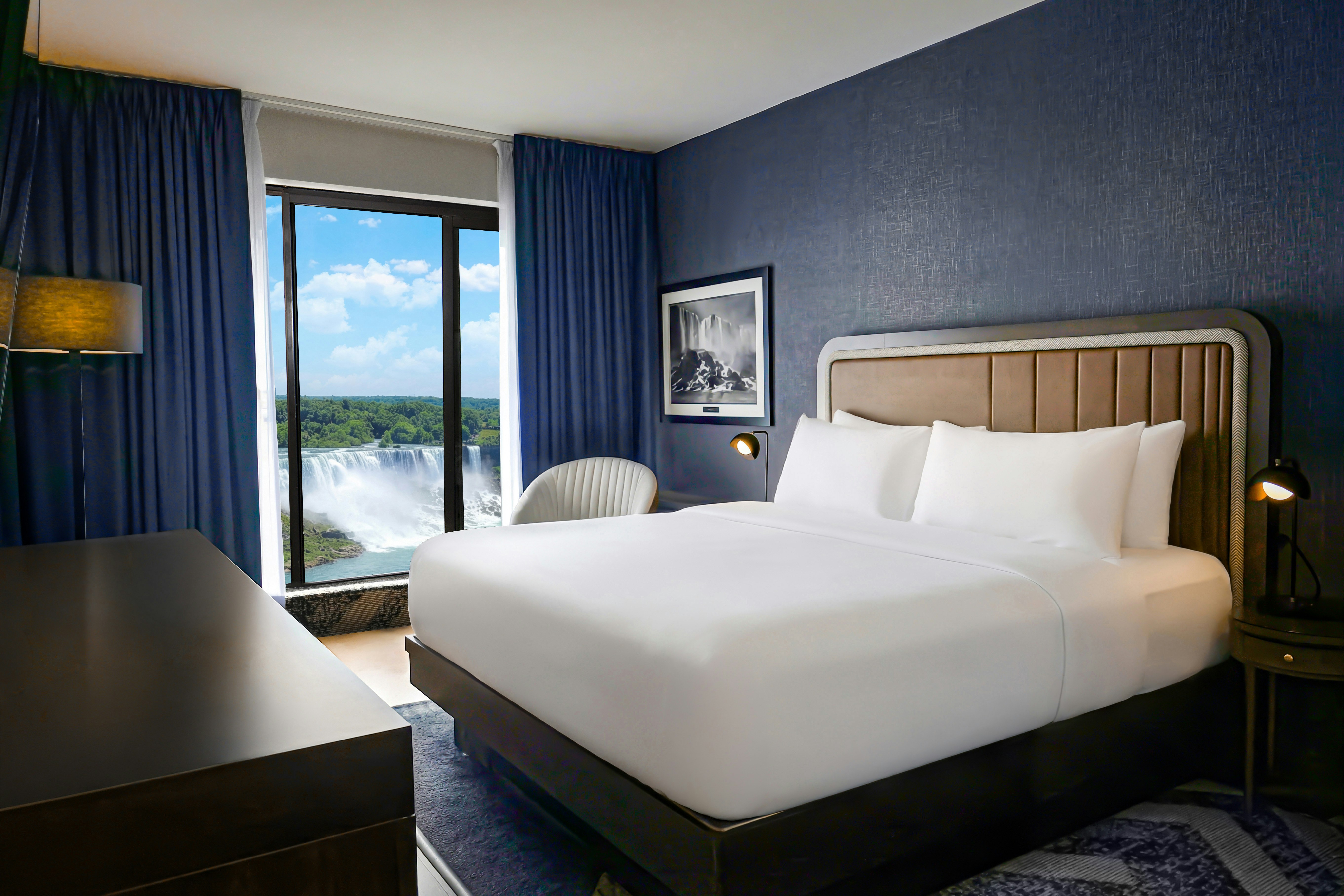 Royal, King Bed, Falls View