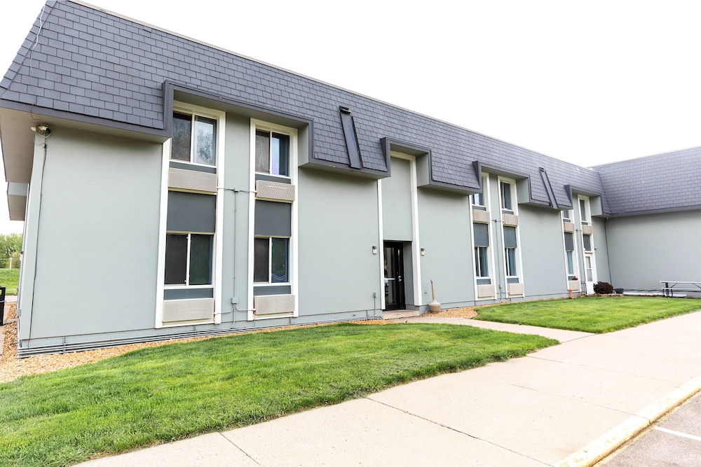 Budget Host Inn 40/60