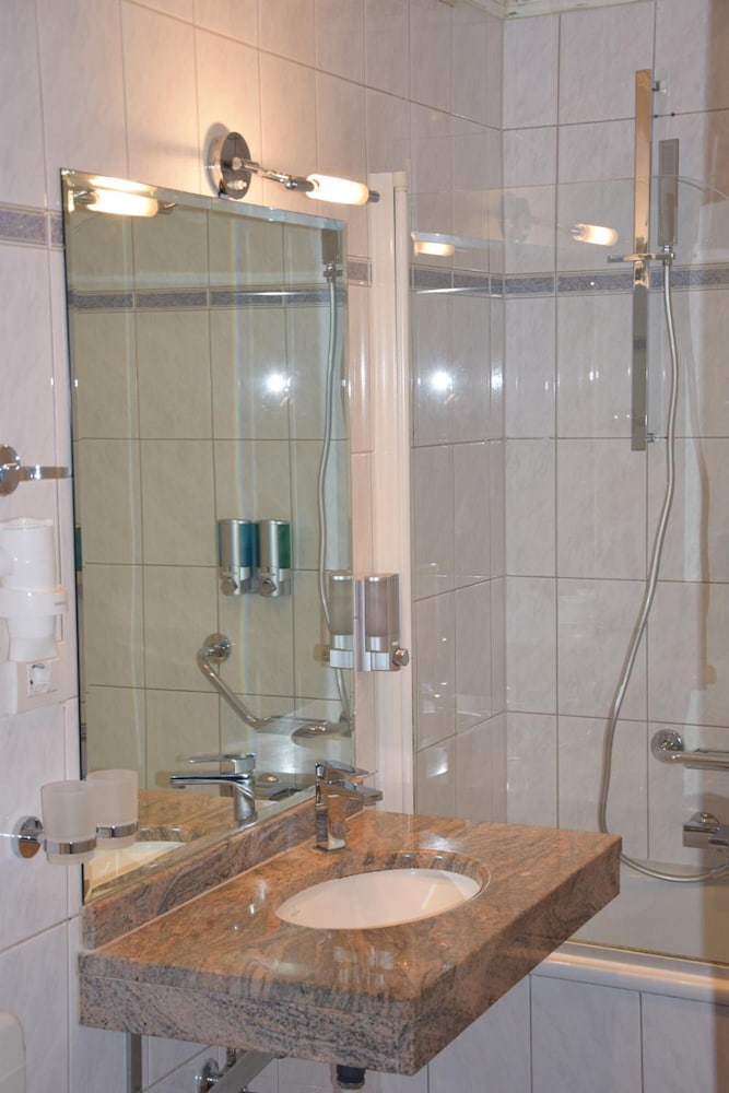 Atel Hotel Lasserhof 50/54