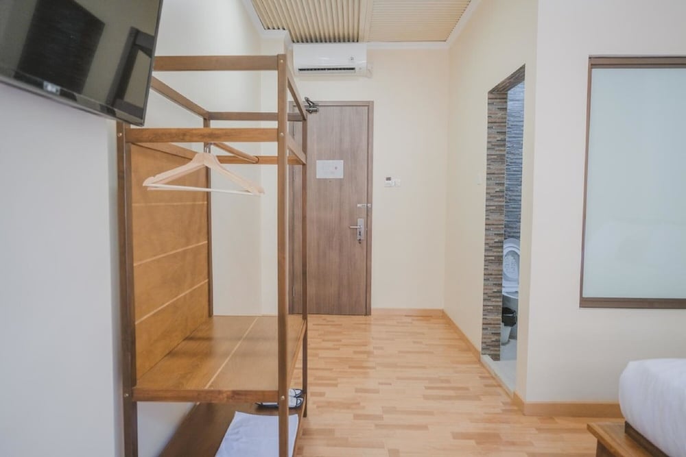 RedDoorz Plus near Soekarno Hatta Airport 2 29/30