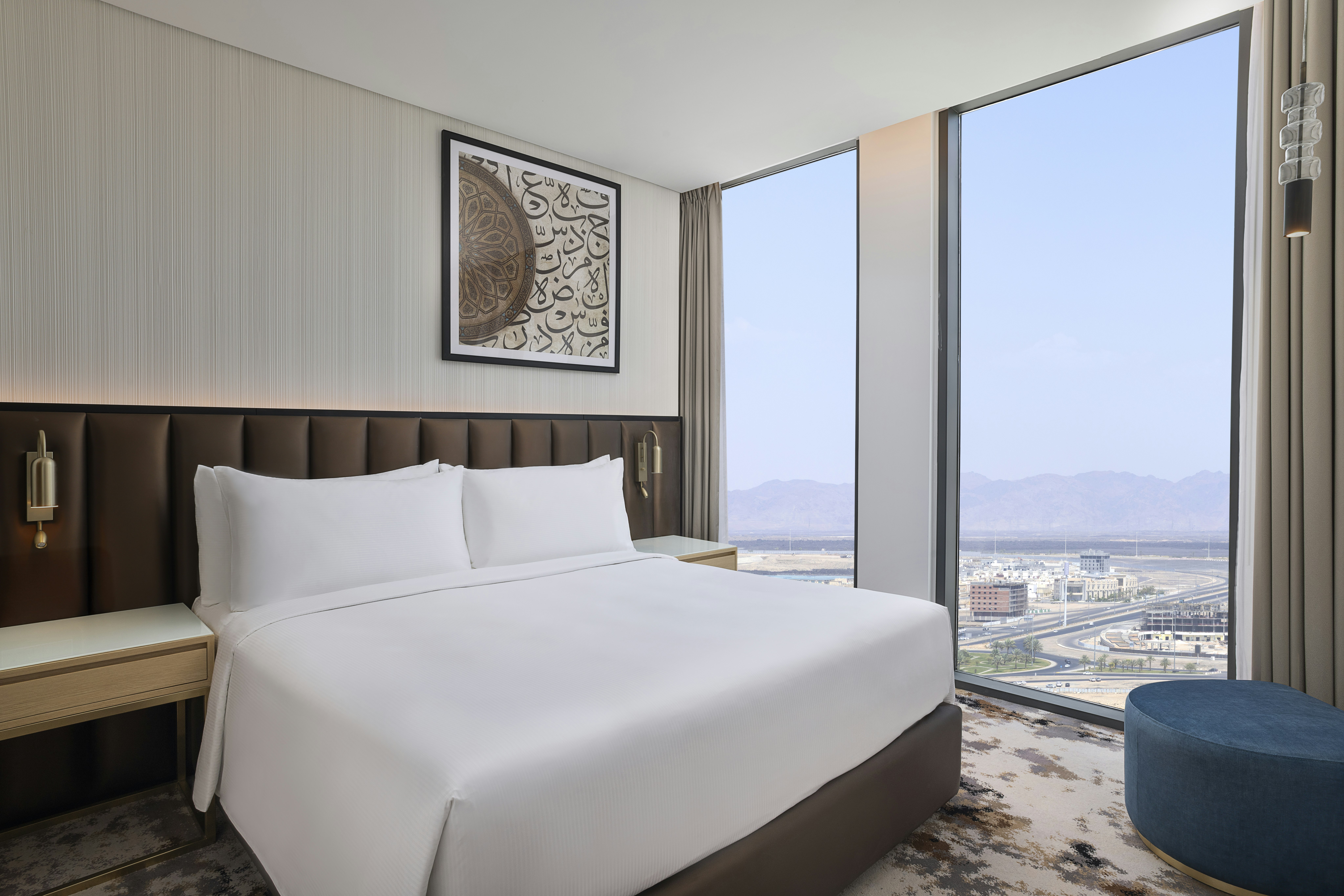 1 BEDROOM, SUITE, KING BED
