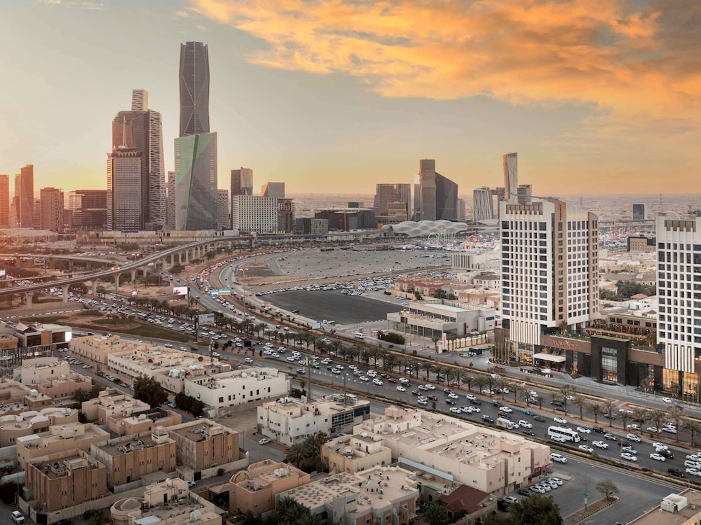 فندق وريزيدنس موفنبيك الرياض(Movenpick Hotel & Residences Riyadh) 52/57