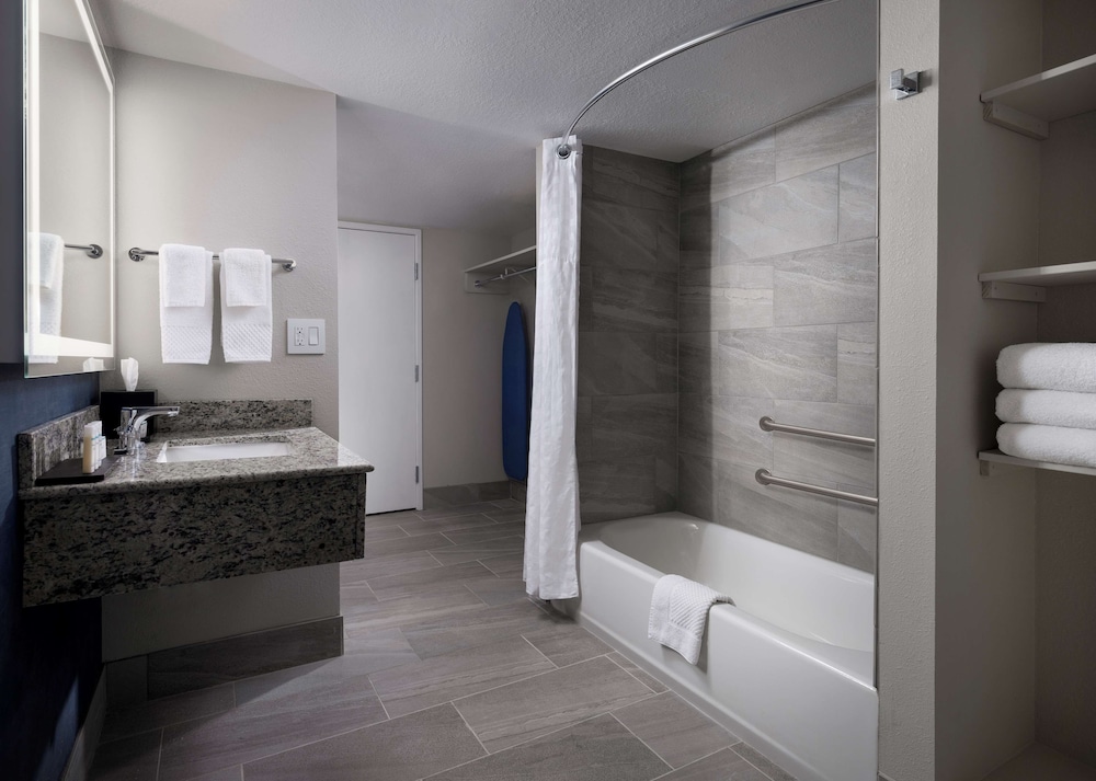 Embassy Suites by Hilton Tucson East 21/48