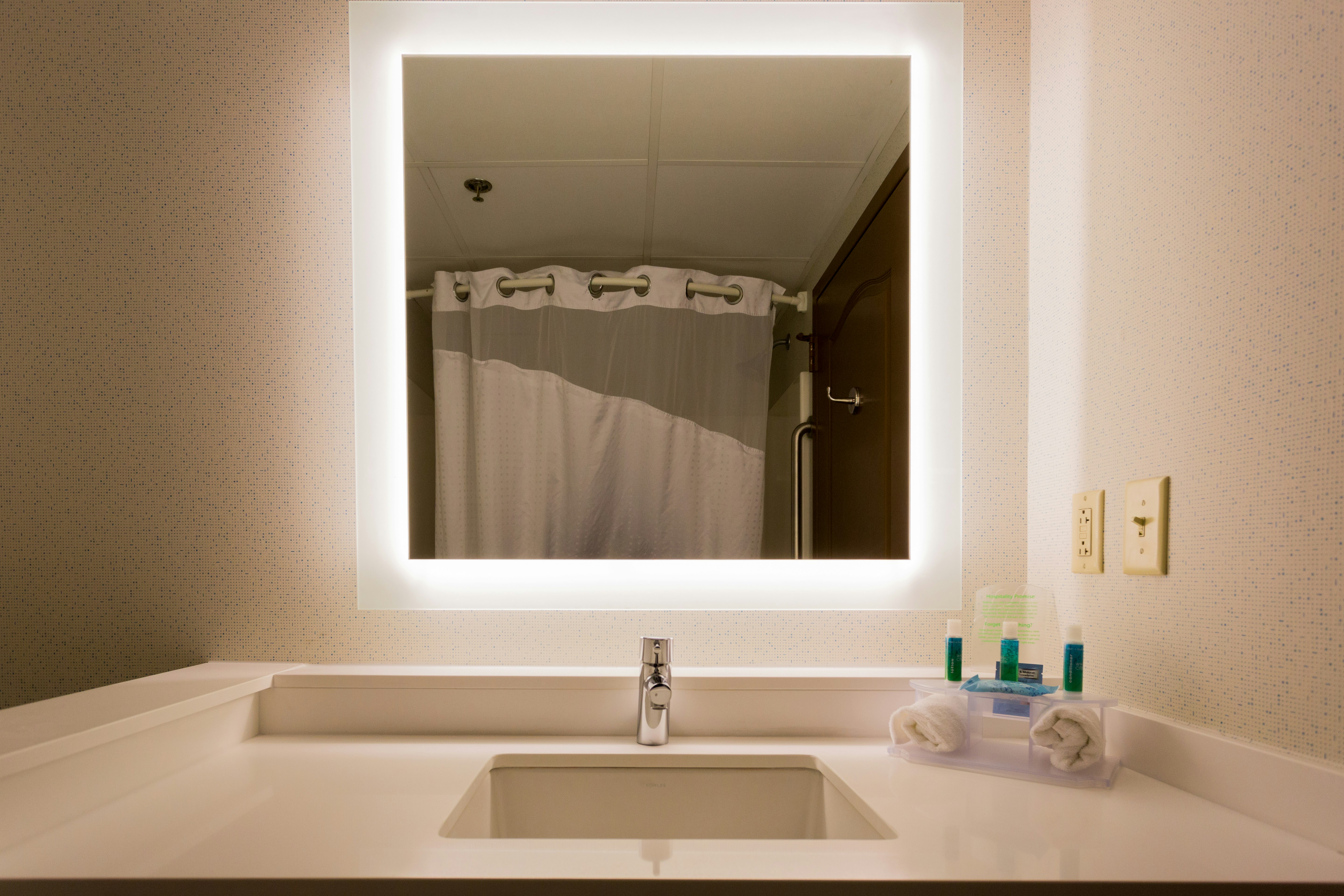 Holiday Inn Express Hotel And Suites Reading 48/48