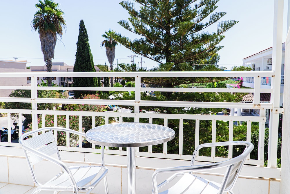 Ikaros Hotel in Zakynthos