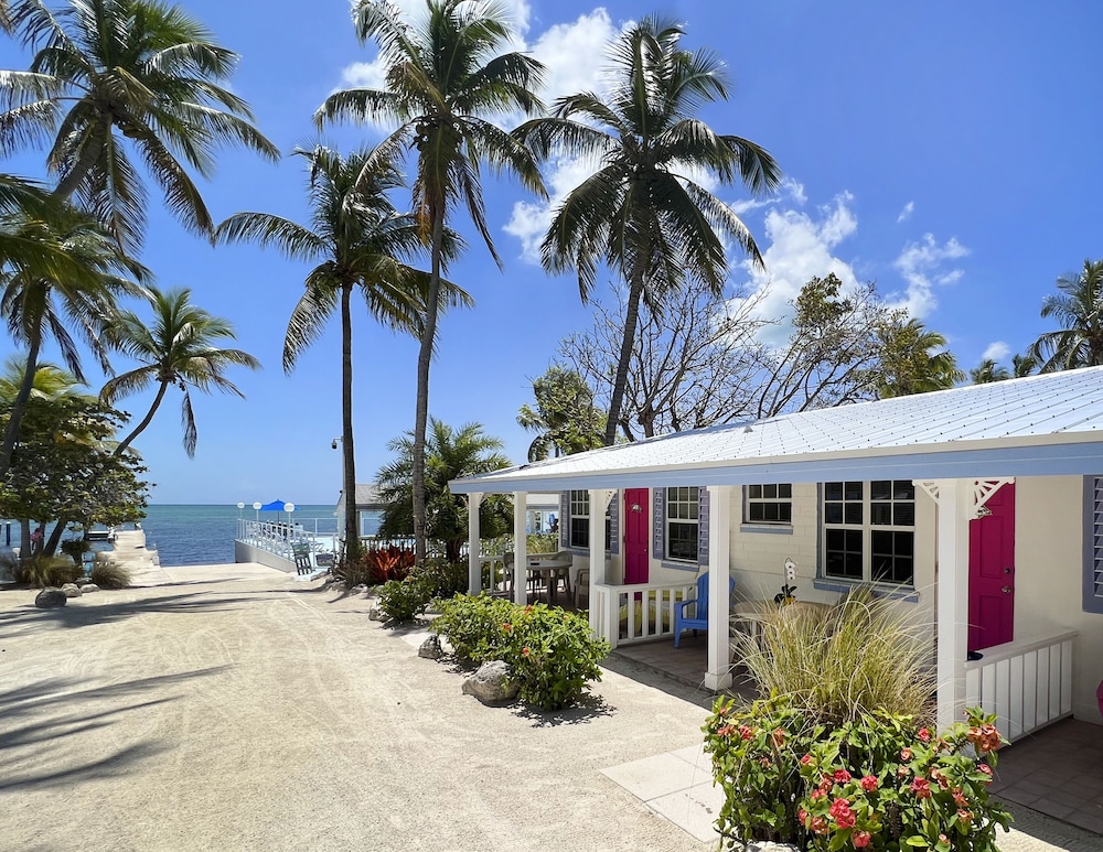 Pines Palms Resort 5/73